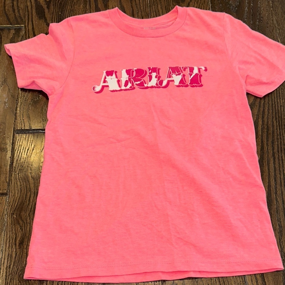 Ariat girls Bright Pink Short Sleeve Tee size medium